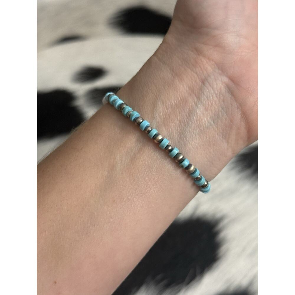 Native American Sterling Cowgirl 3mm 4mm Navajo Pearl Turquoise Stretch Bracelet - Picture 4 of 11